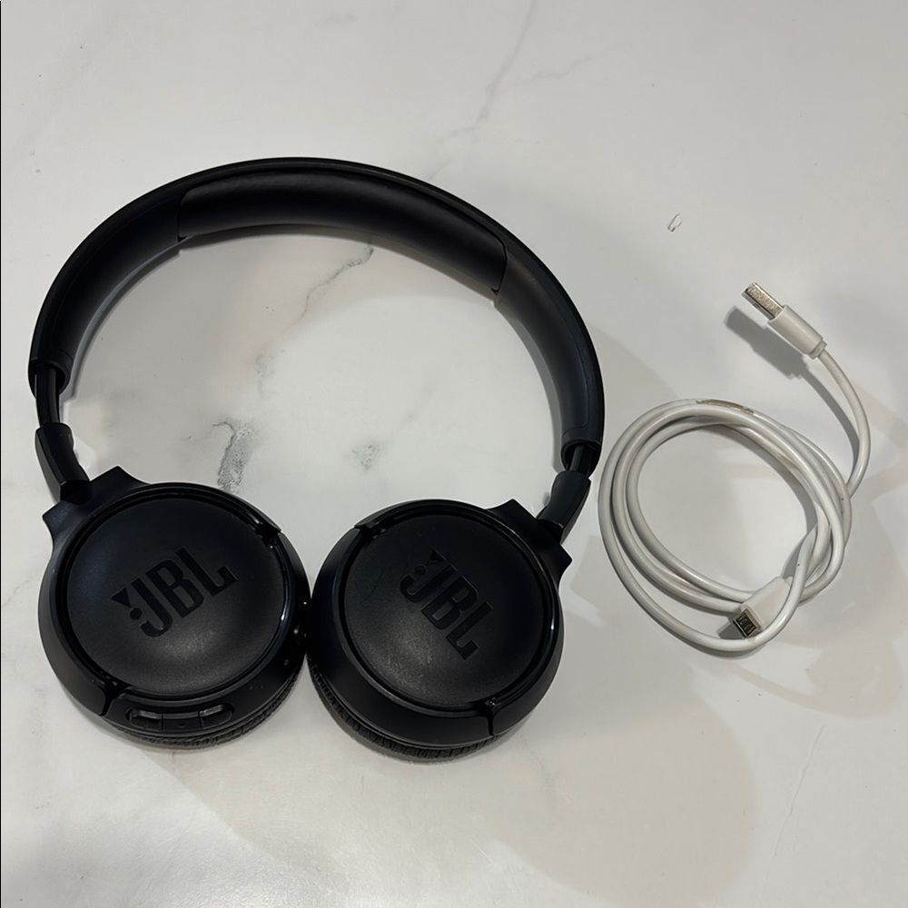 JBL Black Wireless Headphones